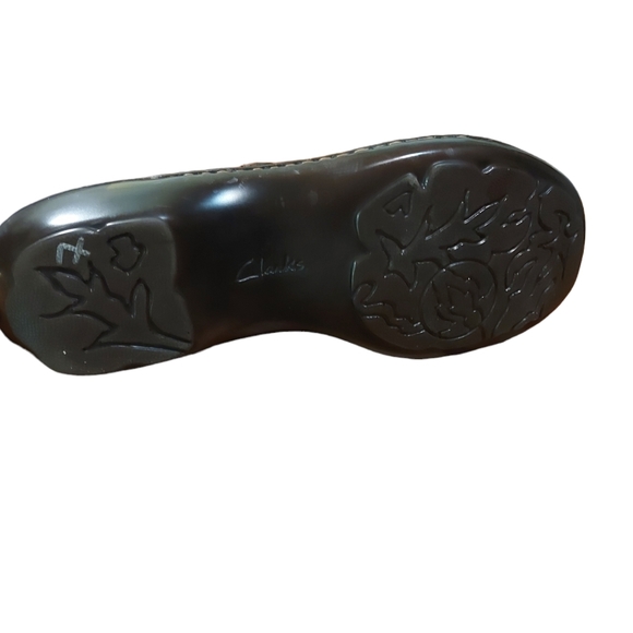 Clarks Leather Shoes 9.5 Brown Clogs Platforms Slipon Woman Business Cas… - Picture 5 of 5